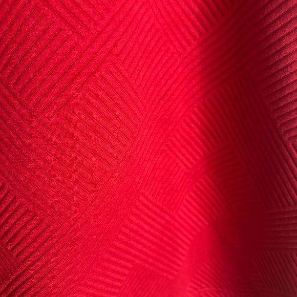 See and Be Seen Red Textured Women's Top 1X - Picture 3 of 4